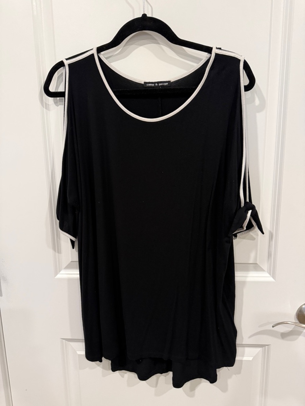 Cable & Gauge Black Cold-Shoulder Tunic with White Trim